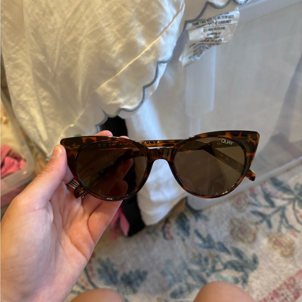 QUAY cat eye glasses